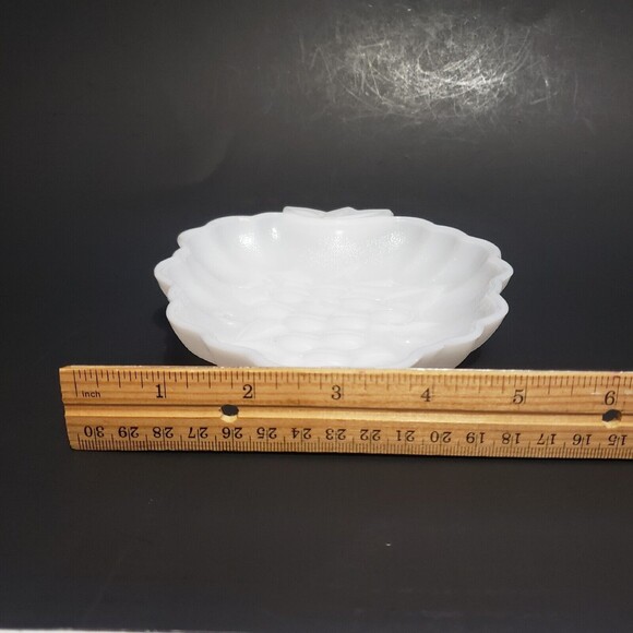 Hazel Atlas White Milk Glass Grape  Candy Trinket Dish - Picture 8 of 11